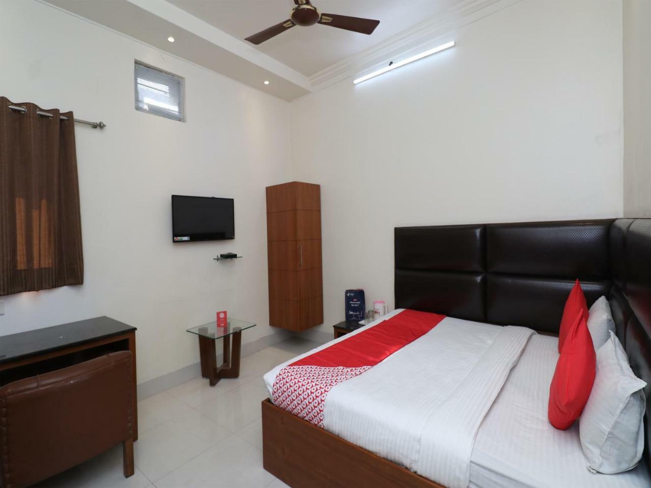 Oyo Hotel Ashoka International Kanpur Bagian luar foto