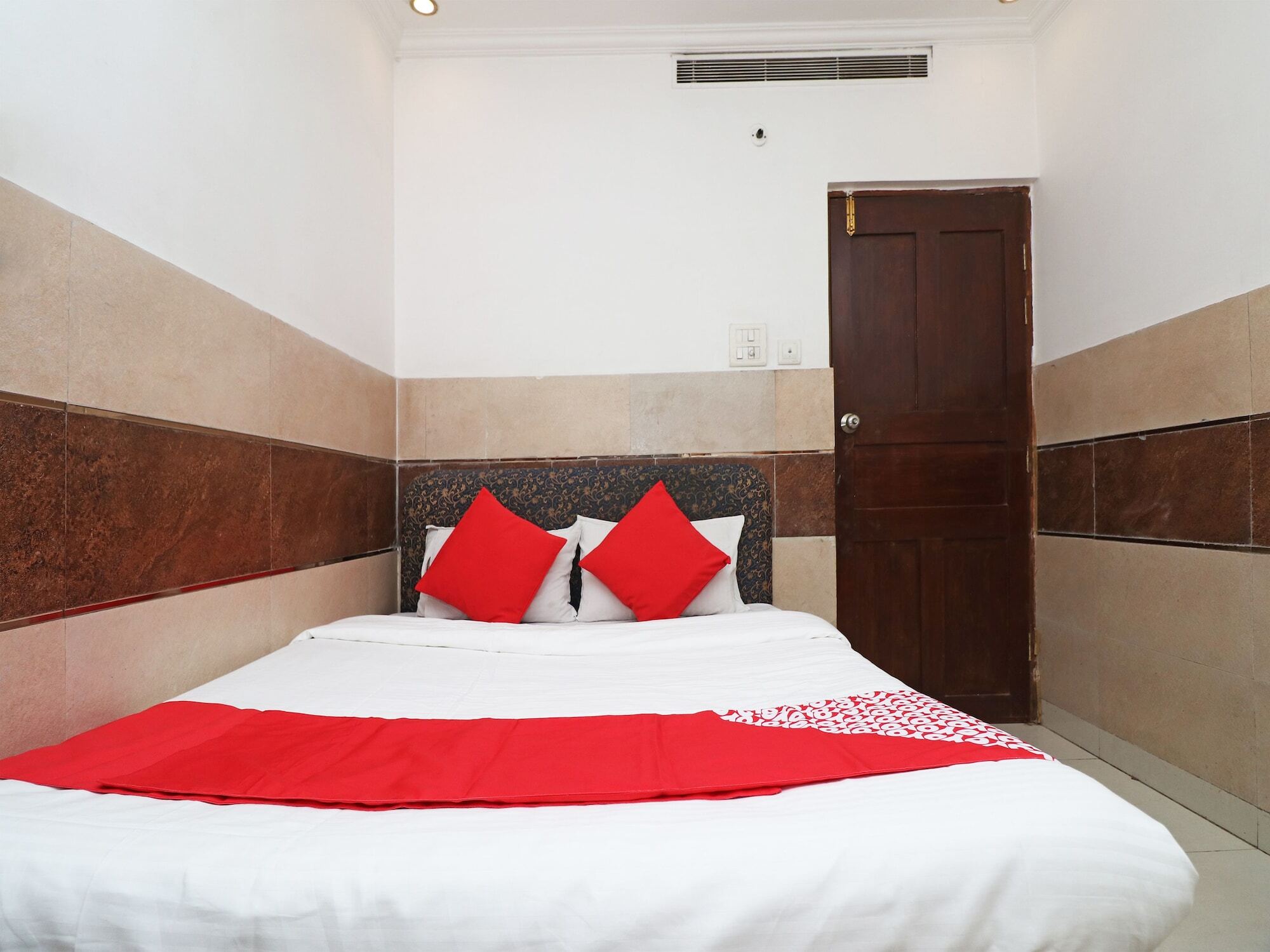 Oyo Hotel Ashoka International Kanpur Bagian luar foto
